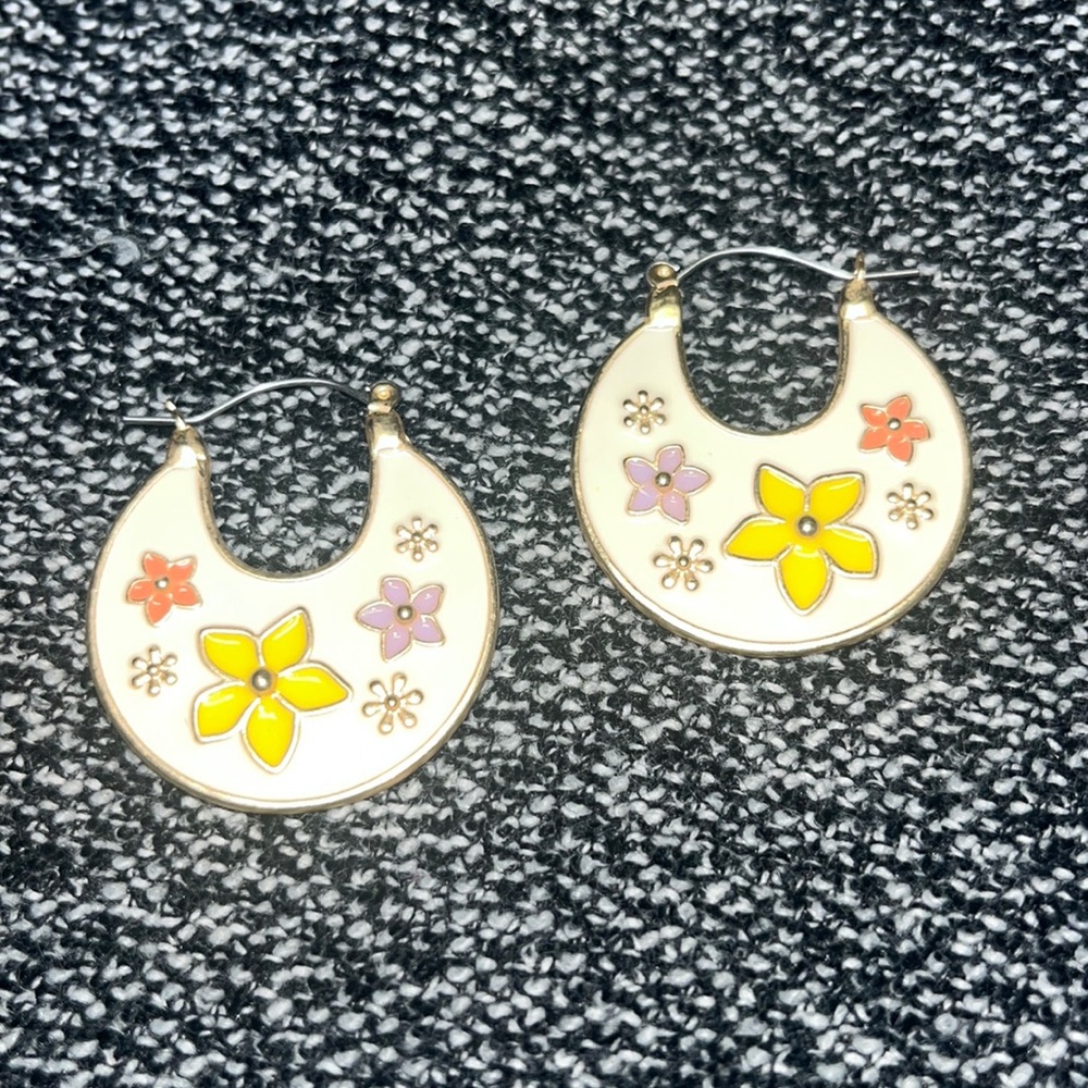 Beautiful floral earrings